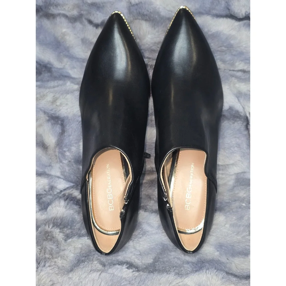 NEW BCBGeneration Women's Hadix Ankle Booties in Black W/ metal details‎ Size 10